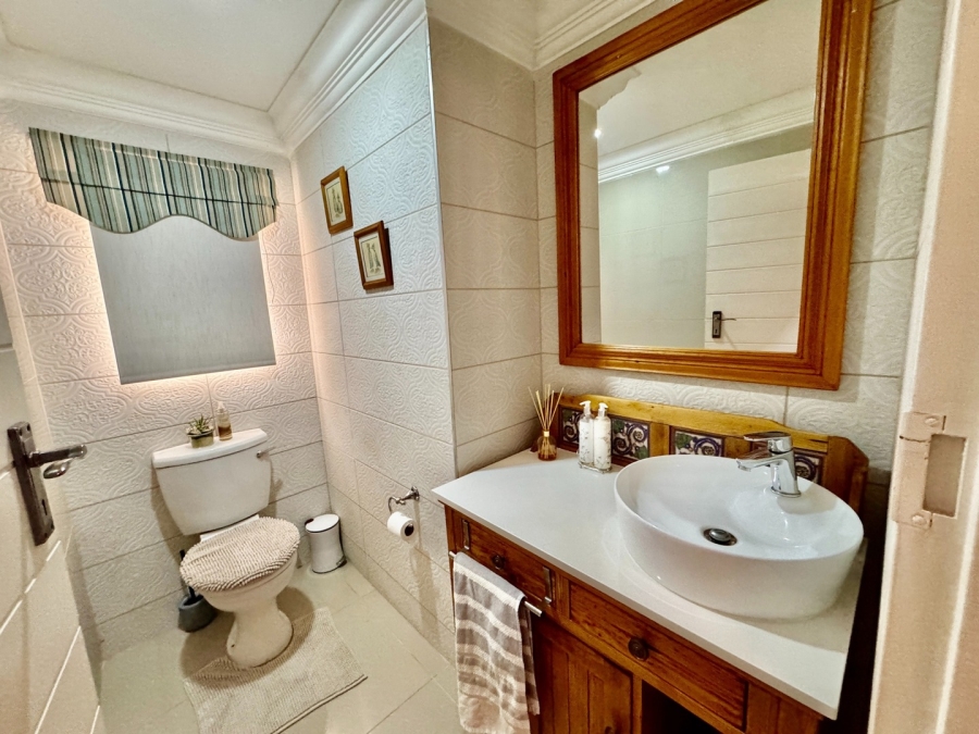 5 Bedroom Property for Sale in Mooivallei Park North West